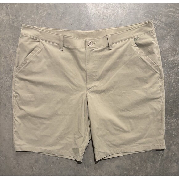 Under Armour UA Performance Golf Shorts Mens Size 42 Beige 9" Inseam Heatgear - Picture 1 of 3